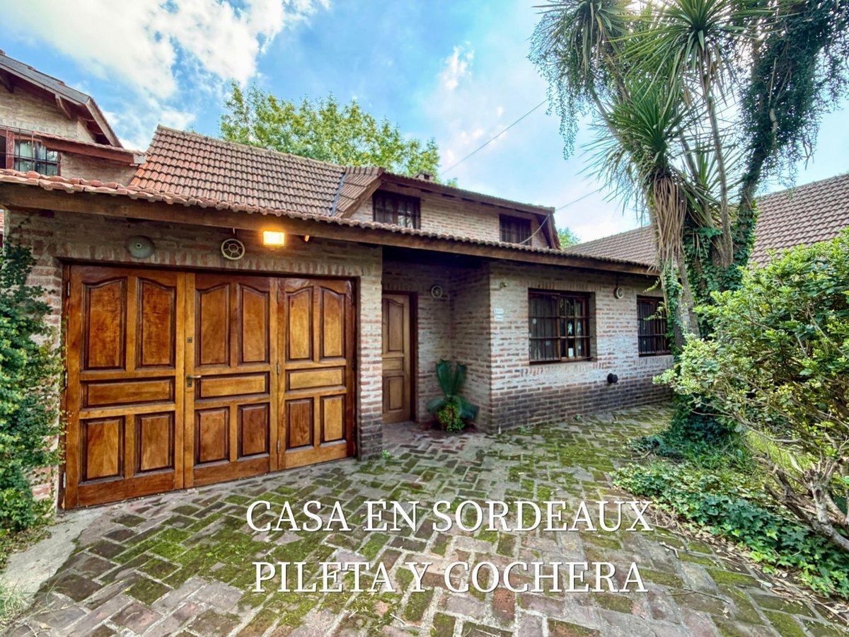VENTA CASA CON PILETA EN SORDEAUX CERCA HINDU CLUB