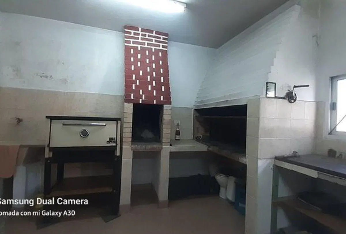 VENTA CASA A REFACCIONAR APTO CREDITO CON LOCAL 5