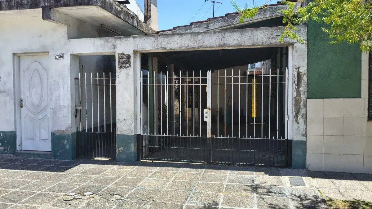 VENTA CASA A REFACCIONAR APTO CREDITO CON LOCAL 2