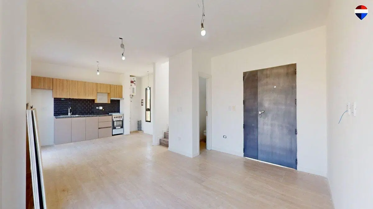 VENTA CASA 4 AMBIENTES BARRIO LAGUNA AZUL 130M2 2