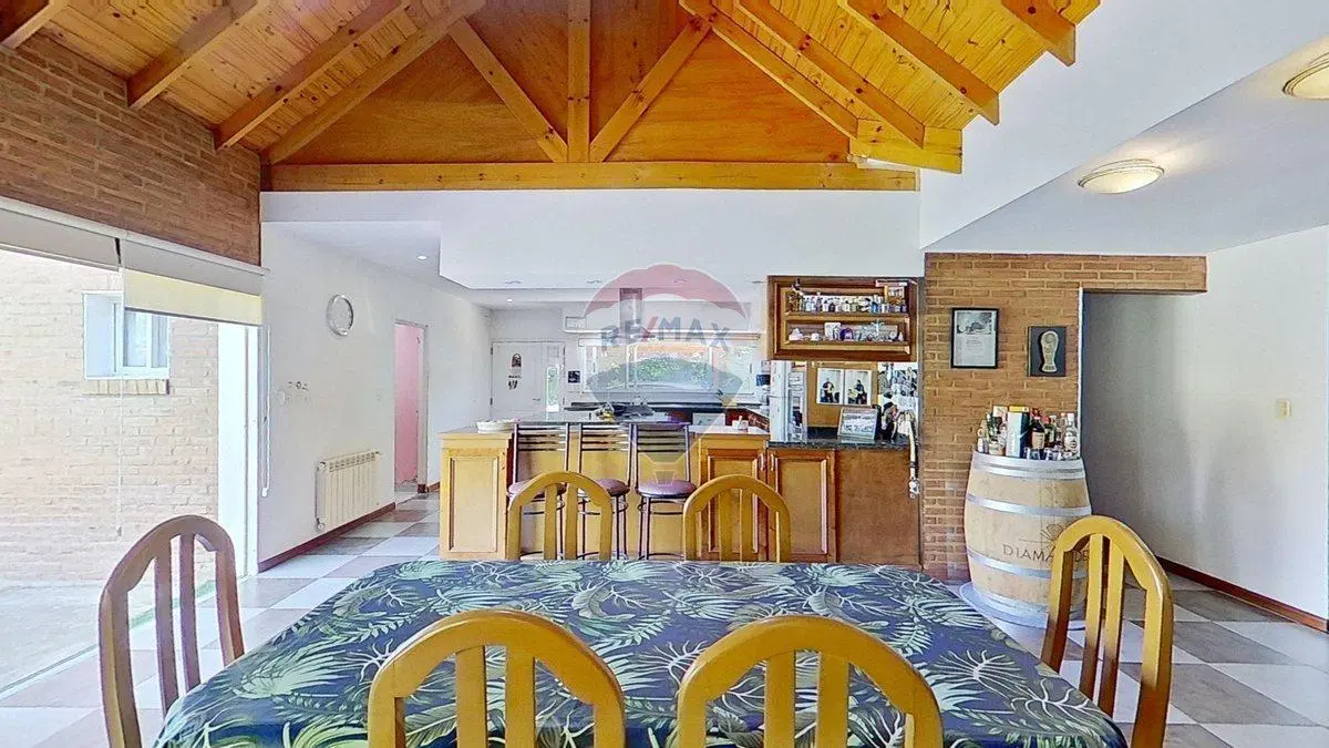 CASA 5 AMBIENTES BARRIO LA CELIA EZEIZA 250M2 5