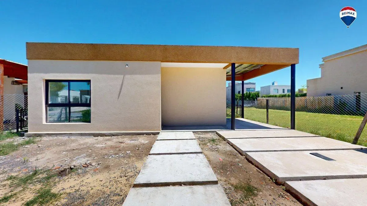CASA TRES AMBIENTES EN BARRIO LAGUNA AZUL 118M2 3
