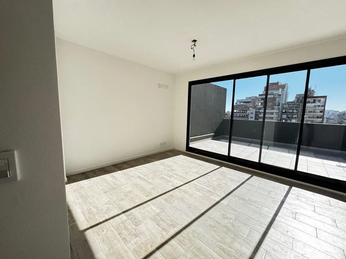 DEPARTAMENTO 2 AMBIENTES ALMAGRO PATIO PISO ALTO 5