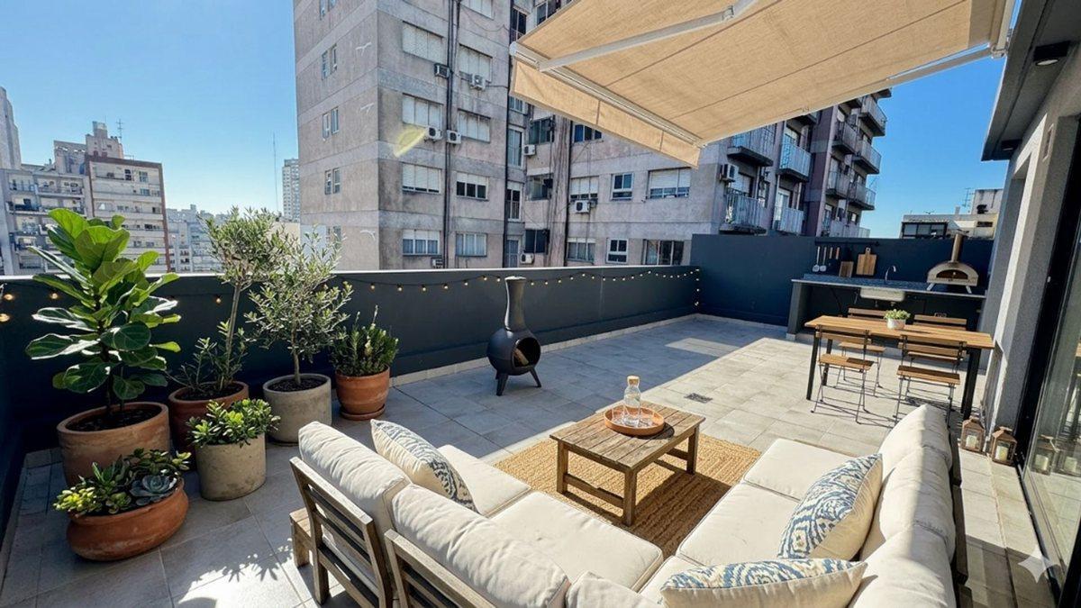 DEPARTAMENTO 2 AMBIENTES ALMAGRO PATIO PISO ALTO