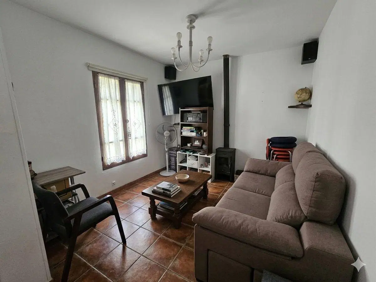 VENTA CASA 3 AMBIENTES Y MEDIO BARRIO TIEMPO LIBRE 4