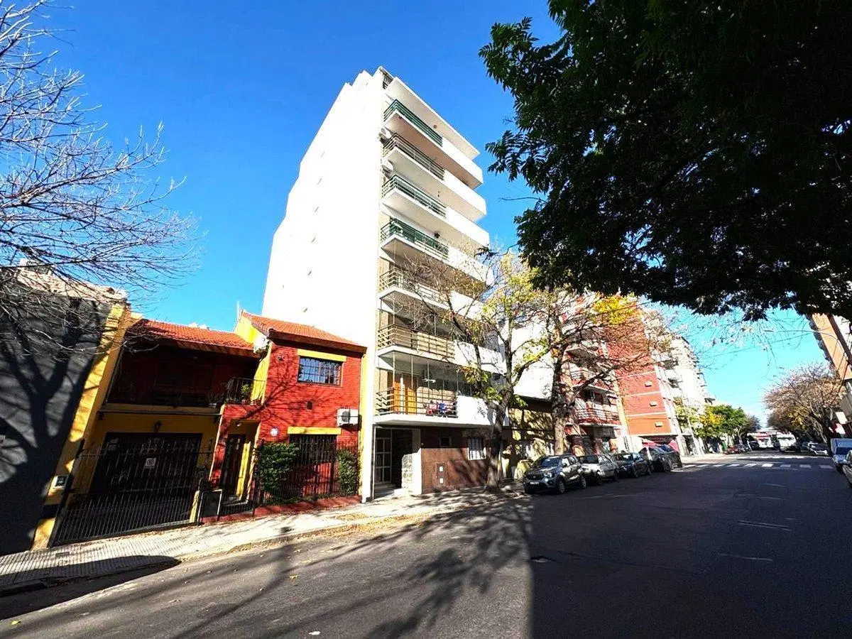 3 AMBIENTE 87 m2 VENTA  P BAJA PATIO BARRACAS CABA 4