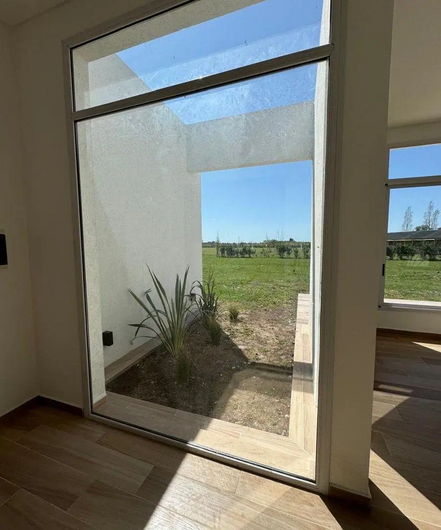 VENTA CASA 5 AMBIENTES COMARCA DE  LUJAN 3