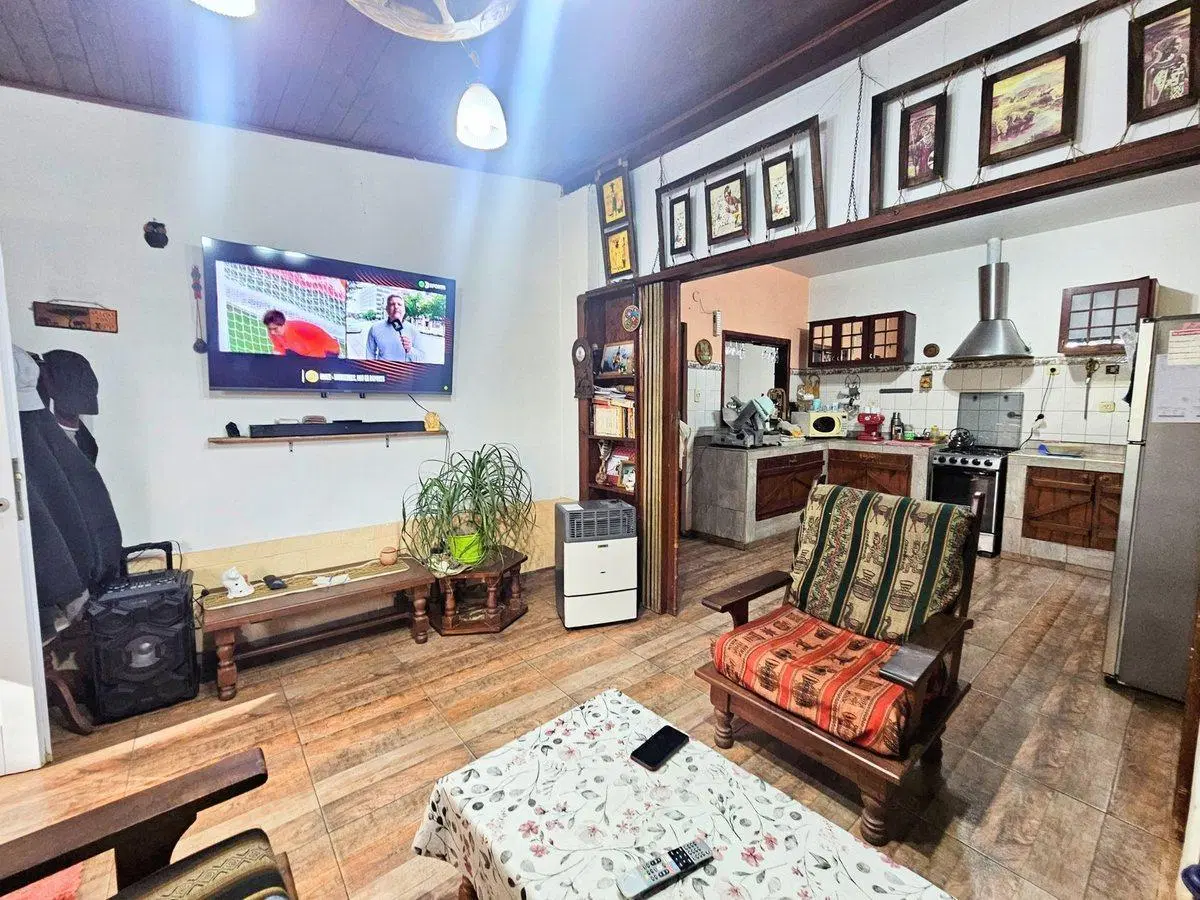 VENTA CASA 7 AMBIENTES PILETA GRAL RODRIGUEZ 3