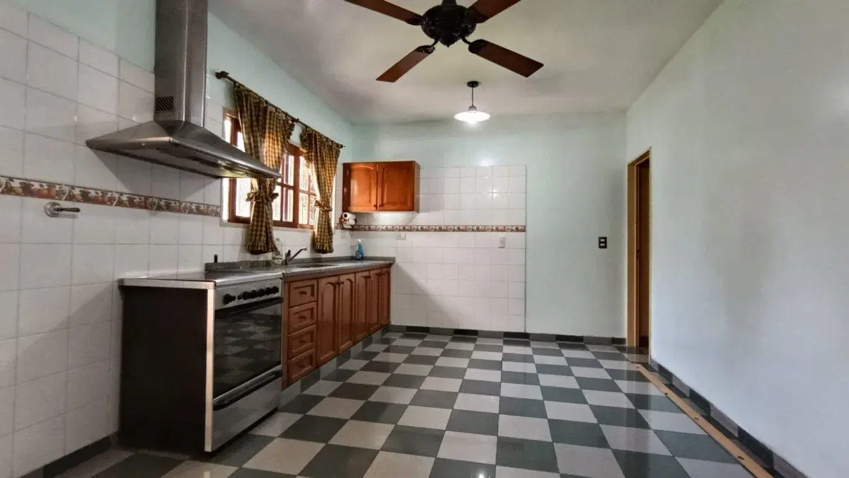 VENTA CASA 4 AMBIENTES MERLO PARQUE COCHERA 2