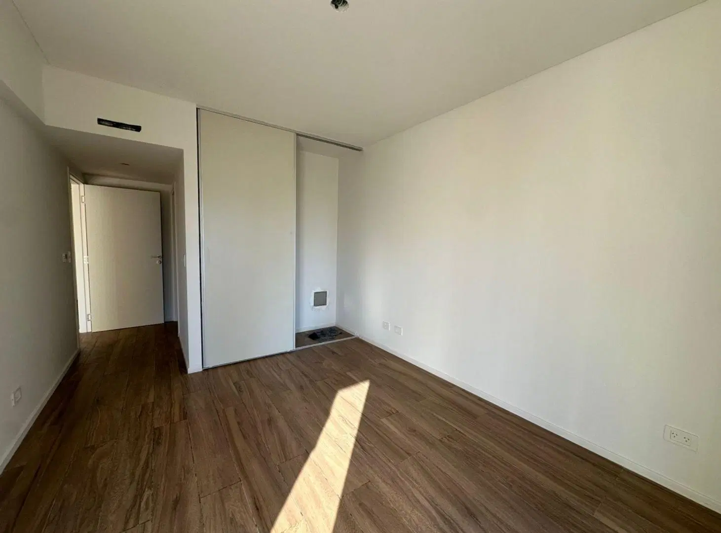 DEPARTAMENTO 2 AMBIENTES FRENTE Y COCHERA ORTUZAR 4