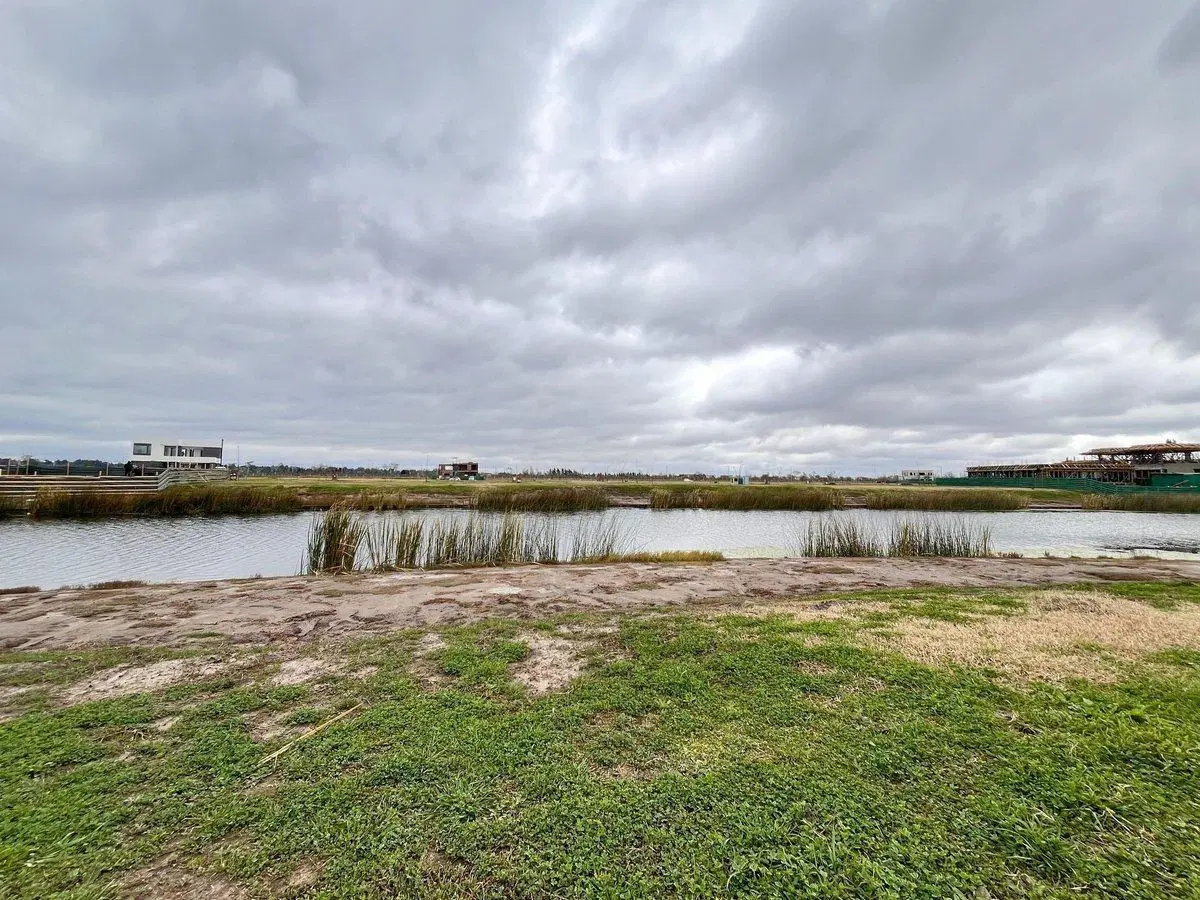 VENTA LOTE PUERTOS BARRIO AMARRAS AL AGUA 3