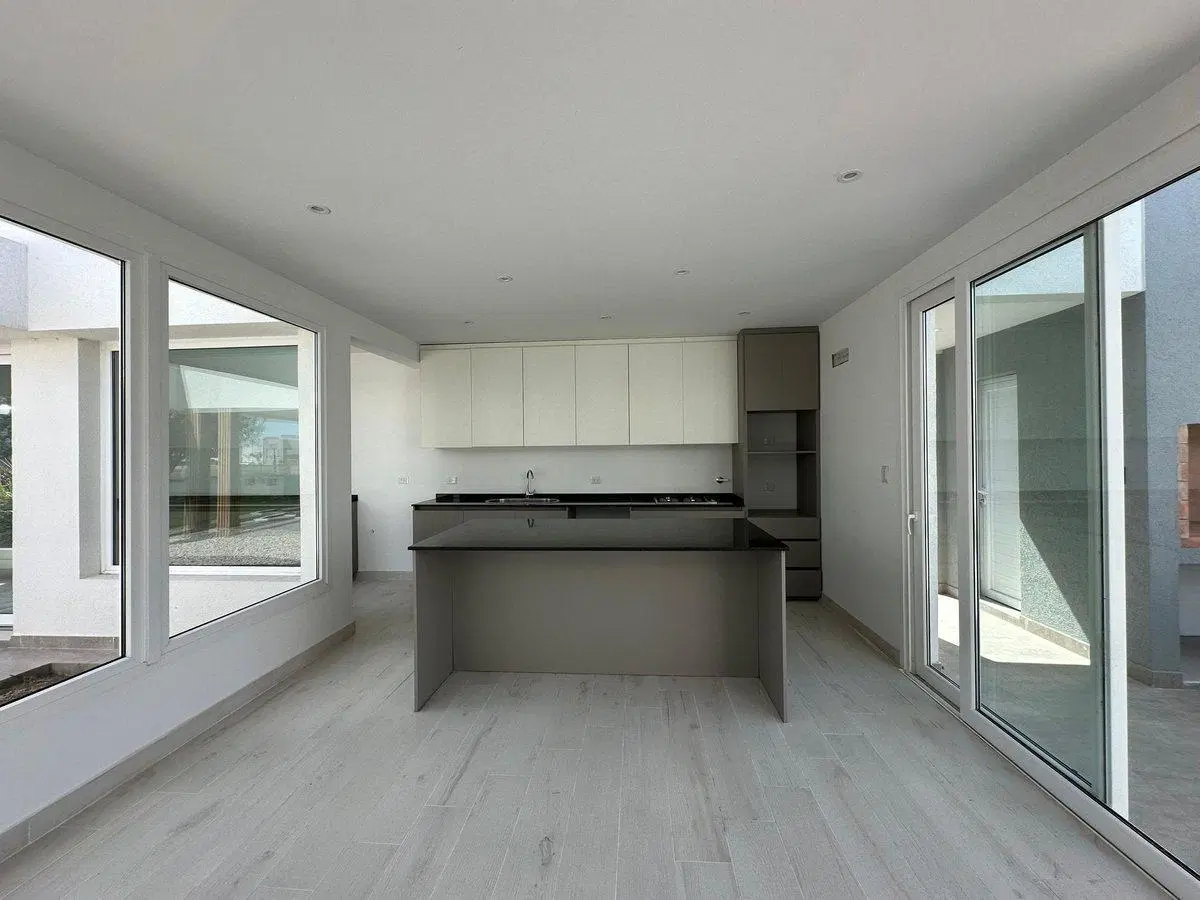 VENTA CASA 4 AMBIENTES PILETA PRADOS DEL OESTE 5