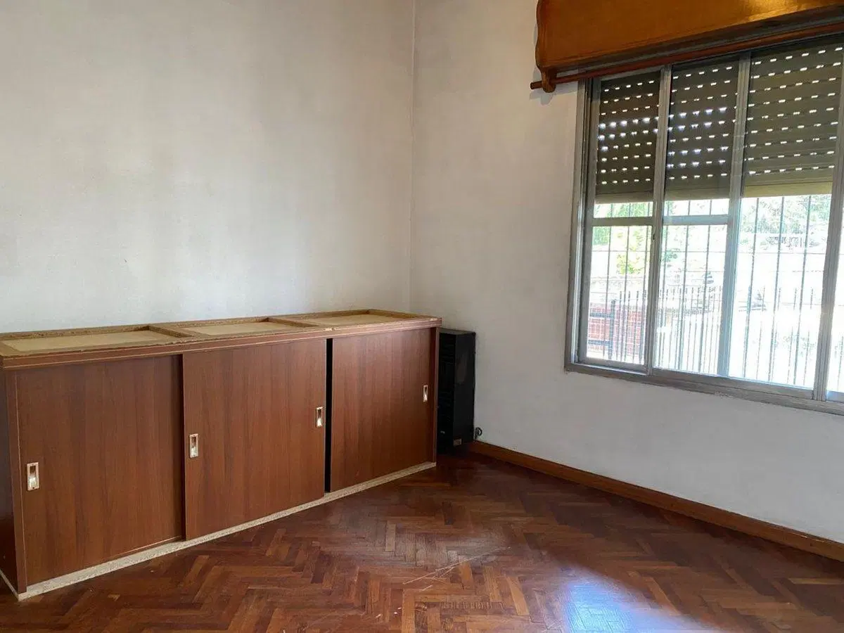 CASA EN VENTA EN VILLA BALLESTER 4 AMBIENTES 2