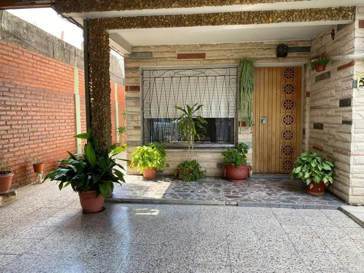CASA EN VENTA EN VILLA BALLESTER 4 AMBIENTES 3