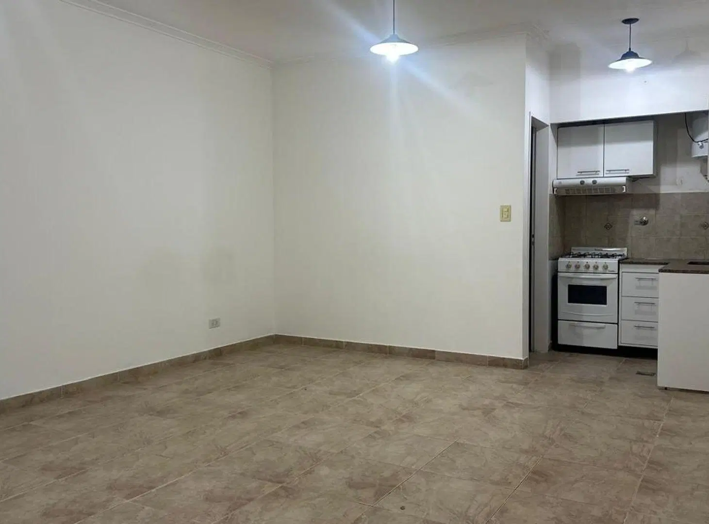 MONOAMBIENTE ALQUILER MORON COCHERA PLANTA BAJA 5