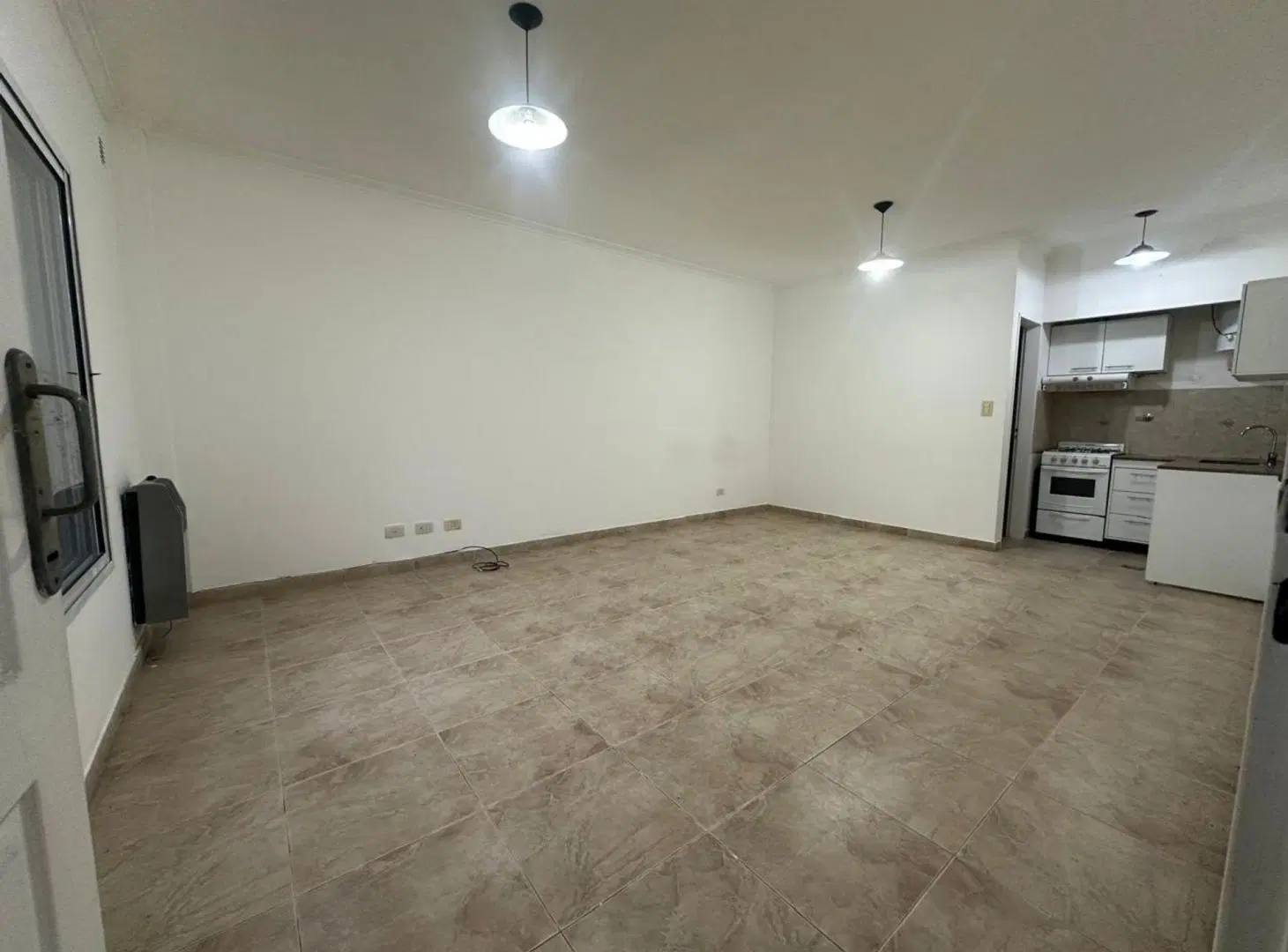 MONOAMBIENTE ALQUILER MORON COCHERA PLANTA BAJA 2