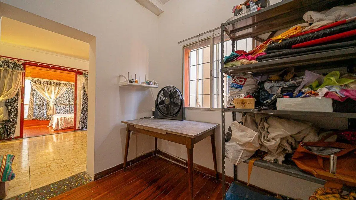 CASA 4 AMBIENTES VENTA LINIERS PATIO LOCAL 5