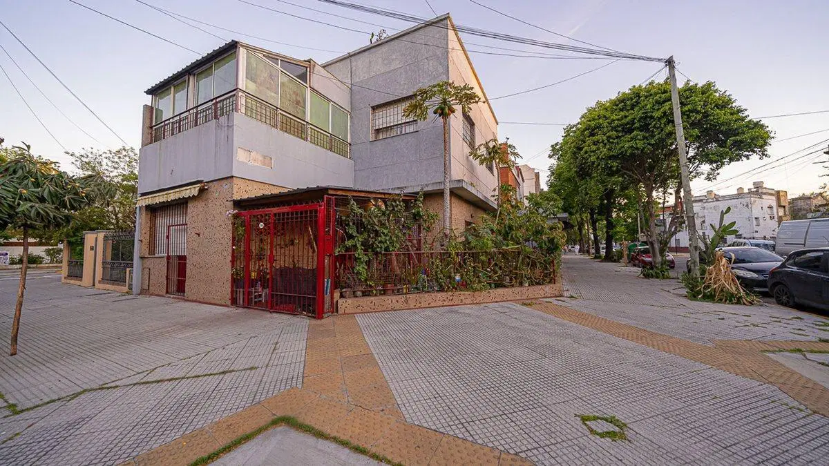 CASA 4 AMBIENTES VENTA LINIERS PATIO LOCAL 2