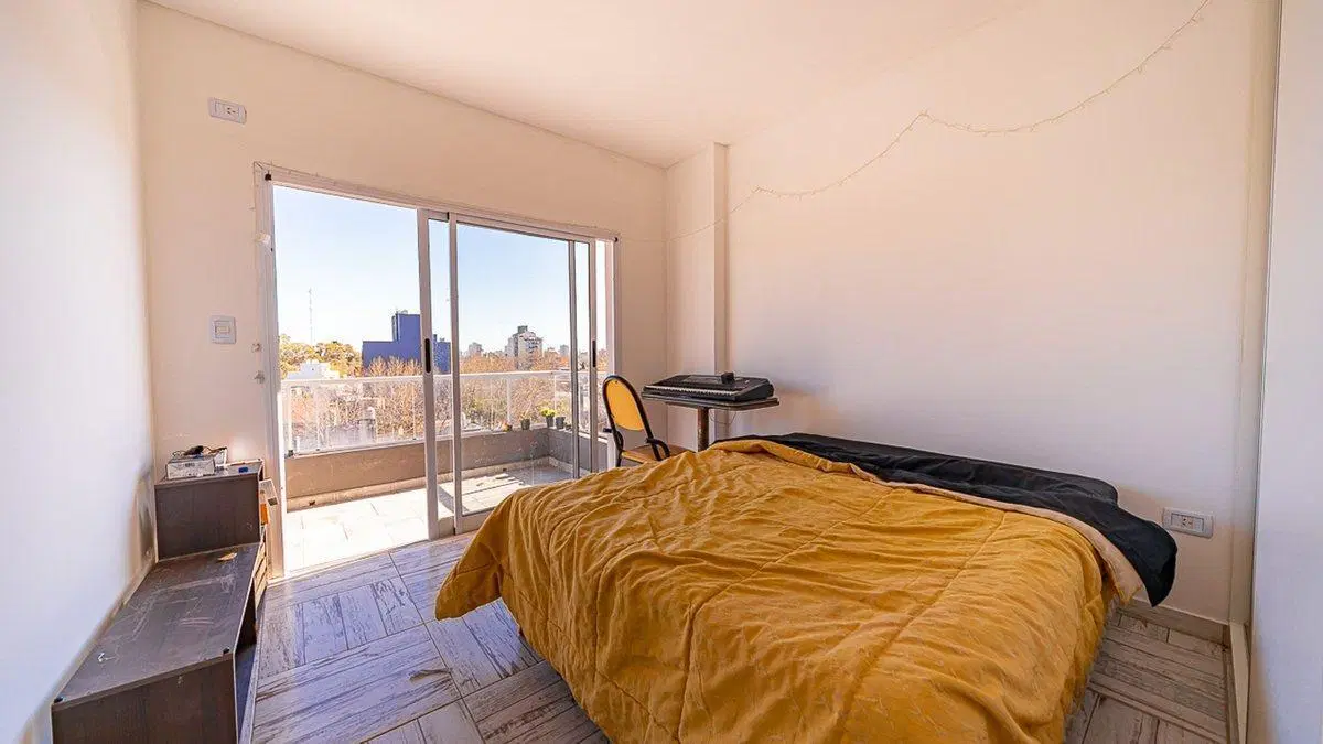 VENTA DEPARTAMENTO 2 AMB SANTOS LUGARES COCHERA 3