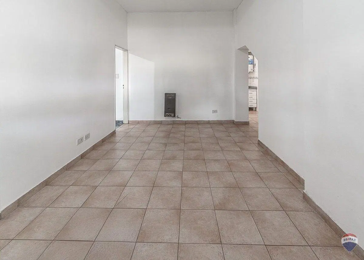 VENTA DEPARTAMENTO 2 AMBIENTES CON PATIO FLORES 5