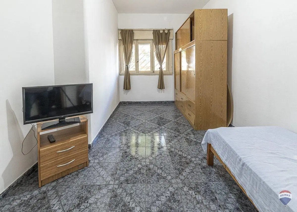 VENTA DEPARTAMENTO 2 AMBIENTES CON PATIO FLORES 2