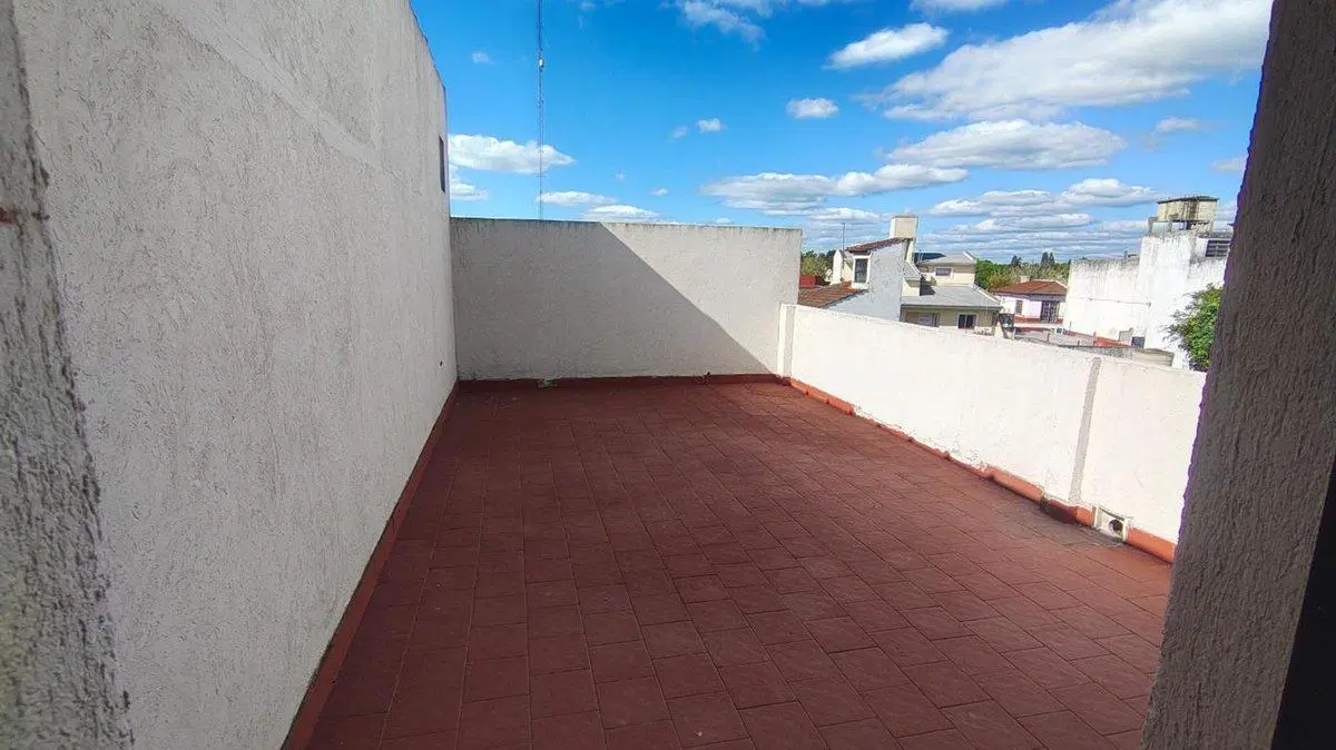 VENTA CASA 4 AMBIENTES IDEAL DESARROLLO COMERCIAL 2