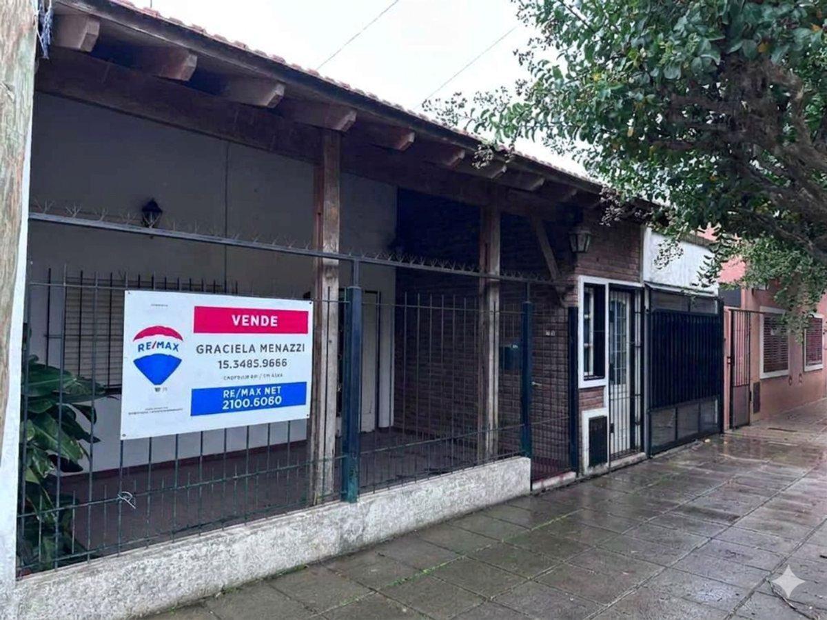 VENTA CASA 3 AMBIENTES CON COCHERA EN MARCOS PAZ