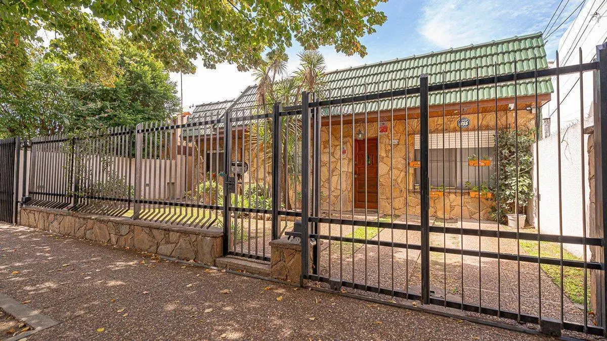 VENTA CASA 4 AMBIENTES QUINCHO PILETA BALLESTER 3