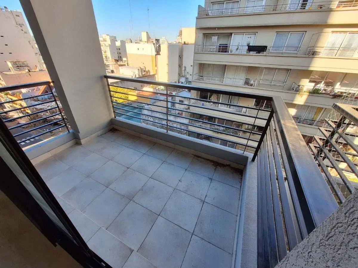 DEPARTAMENTO 2 AMBIENTES VENTA ALMAGRO BALCON 3