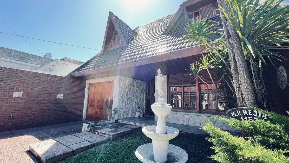 CASA HAEDO JARDIN PILETA APTO CREDITO PERMUTA 5