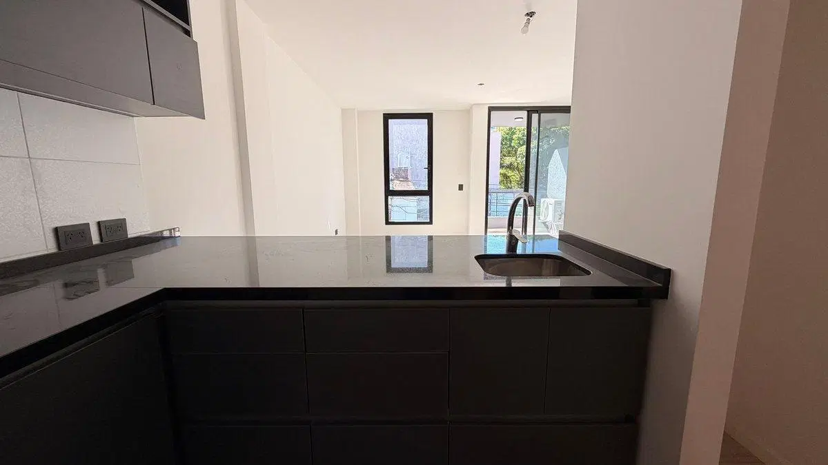 Venta Monoamabiente con Balcon Parque Chas 4