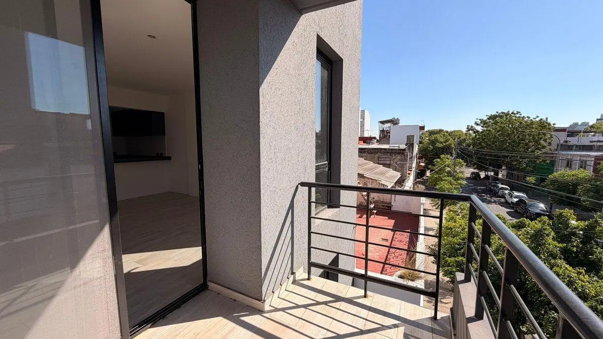 Venta Monoamabiente con Balcon Parque Chas 5