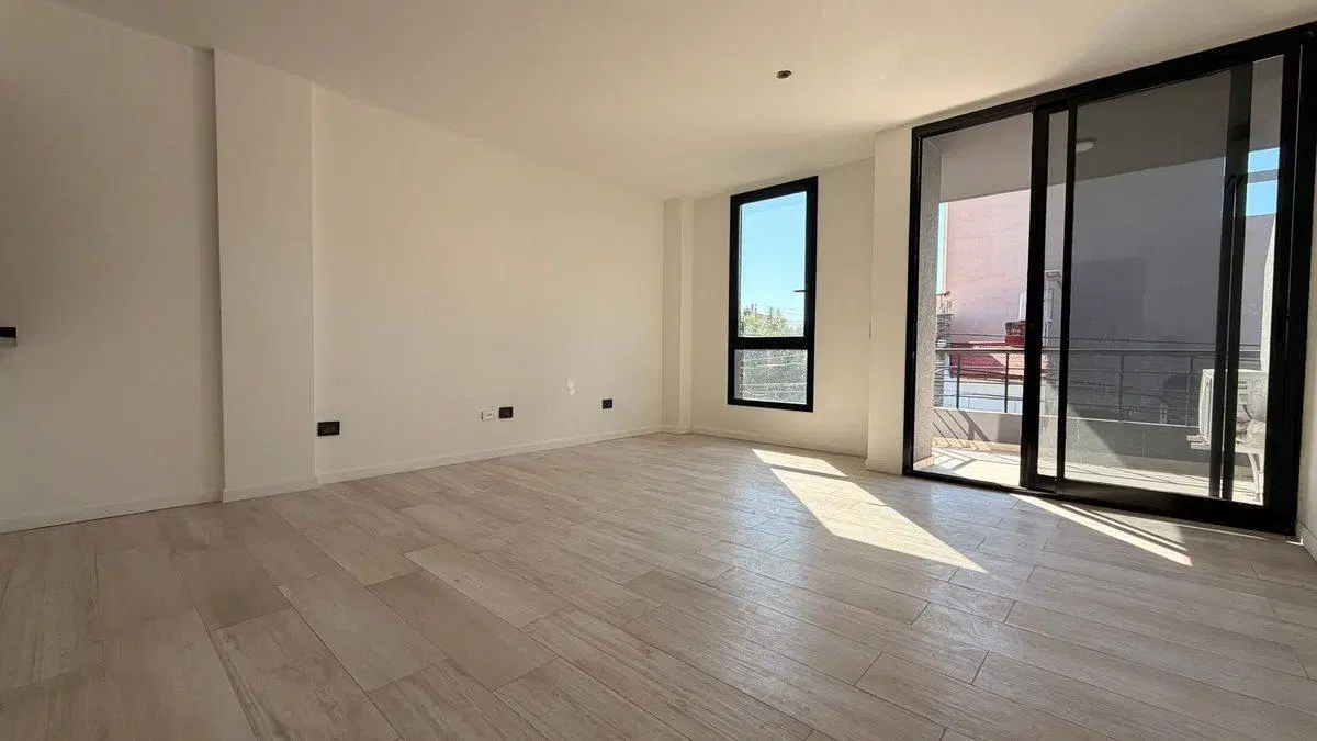 Venta Monoamabiente con Balcon Parque Chas 2