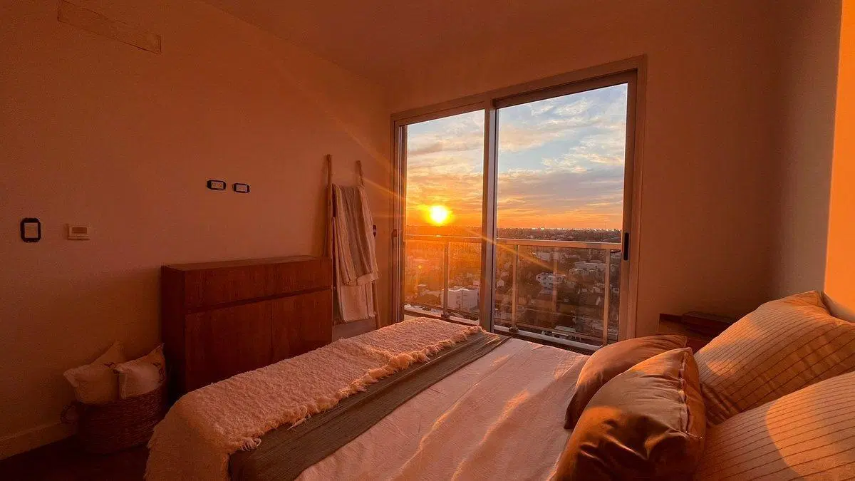 Venta departamento piso alto La Lucila 2