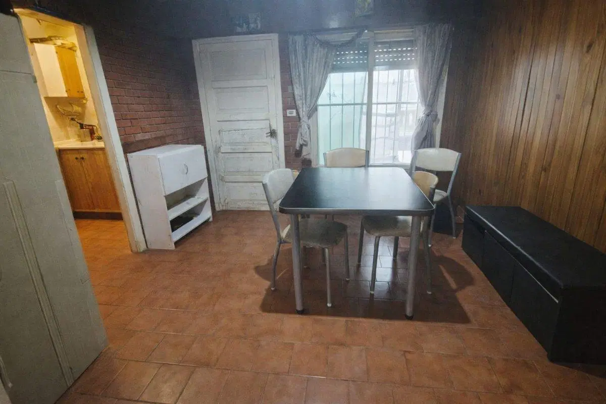 VENTA PH 2 AMBIENTES CASTELAR  PATIO SIN EXPENSAS 2