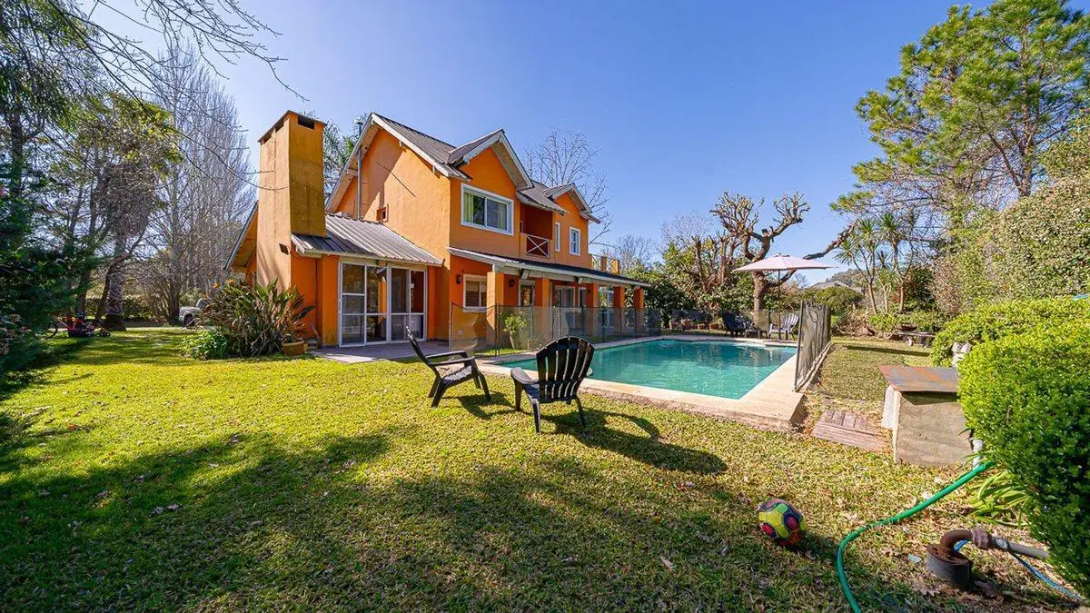 VENTA CASA 4 AMB GUERNICA BARRIO EL PARAISO PILETA 3