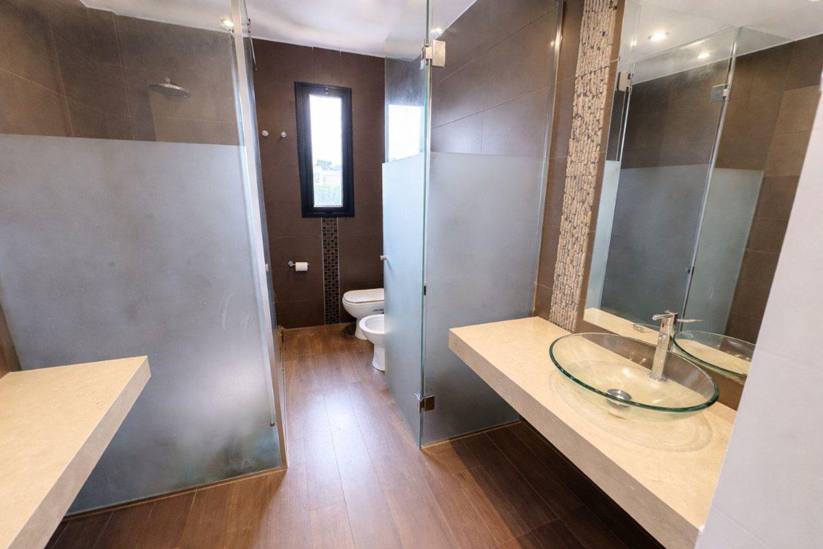 Foto de CASA 4 DORMITORIOS 300 M2 SAN MATIAS ESCOBAR, imagen 1