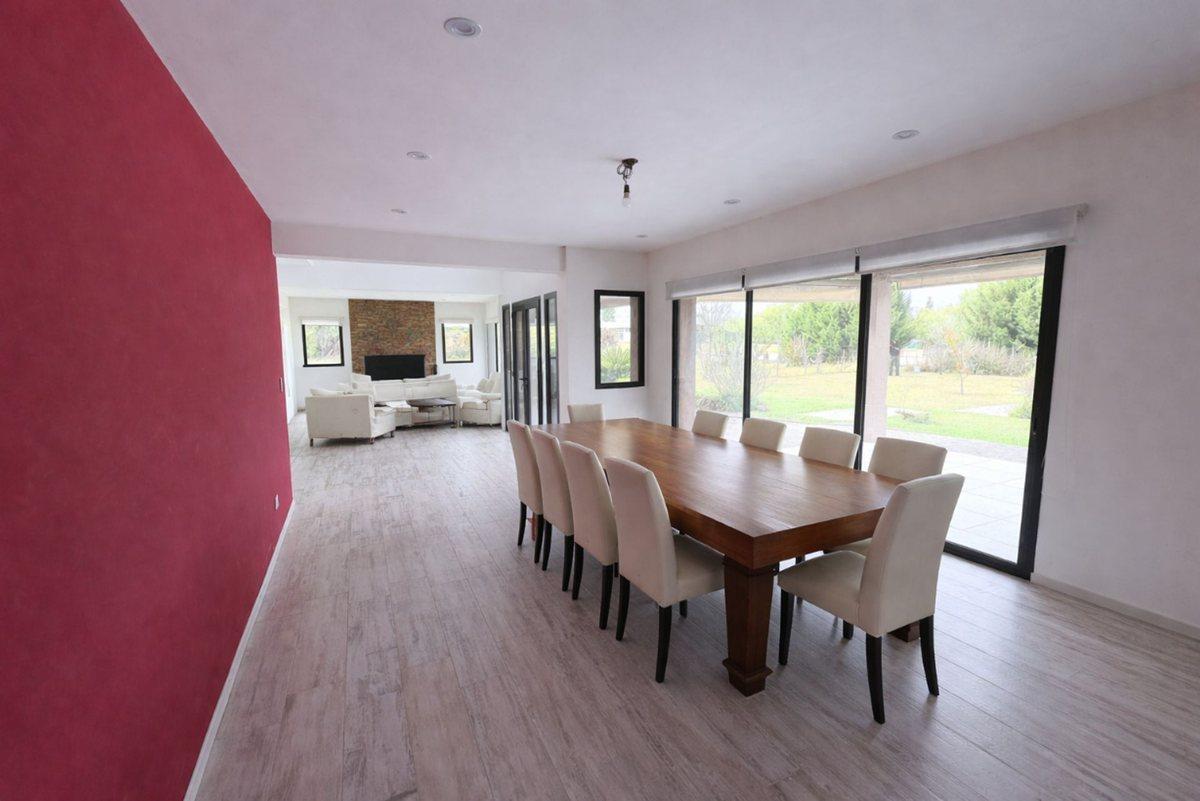 Foto de CASA 4 DORMITORIOS 300 M2 SAN MATIAS ESCOBAR, imagen 2