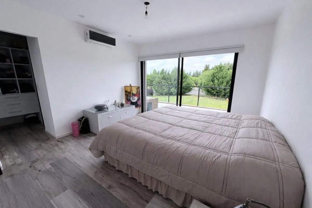 CASA 4 DORMITORIOS 300 M2 SAN MATIAS ESCOBAR 3