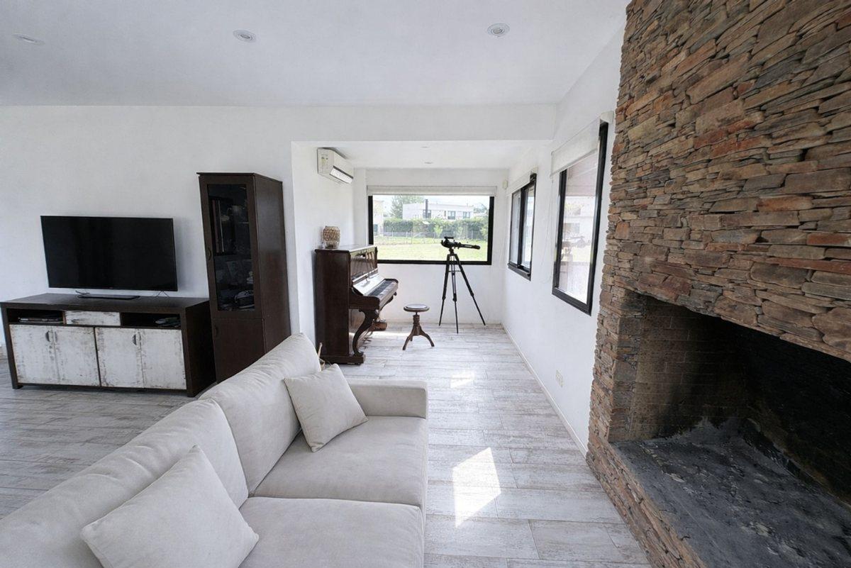Foto de CASA 4 DORMITORIOS 300 M2 SAN MATIAS ESCOBAR, imagen 4