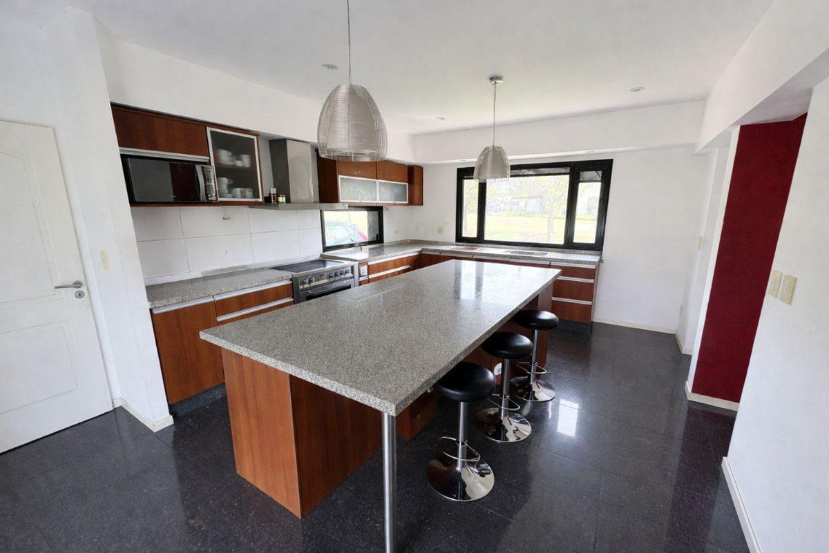 Foto de CASA 4 DORMITORIOS 300 M2 SAN MATIAS ESCOBAR, imagen 5