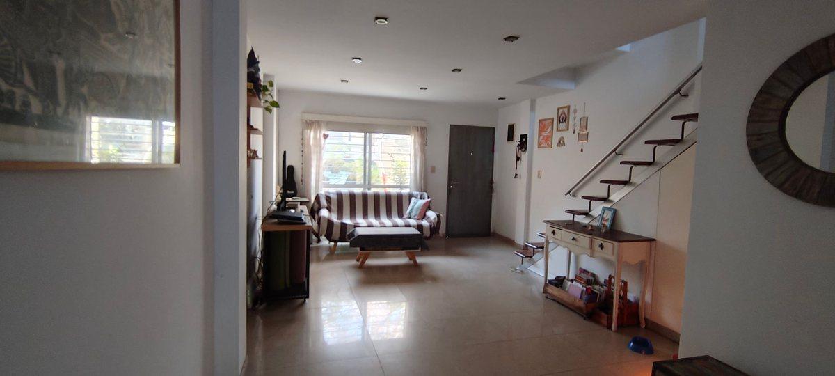 Foto de VENTA CASA DUPLEX 3 AMB BANFIELD GARAGE PATIO, imagen 2