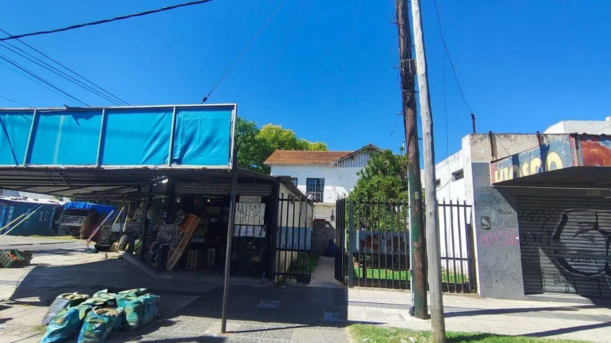 VENTA CASA MULTIFAMILIAR Y DOS LOCALES SOBRE PASCO 2