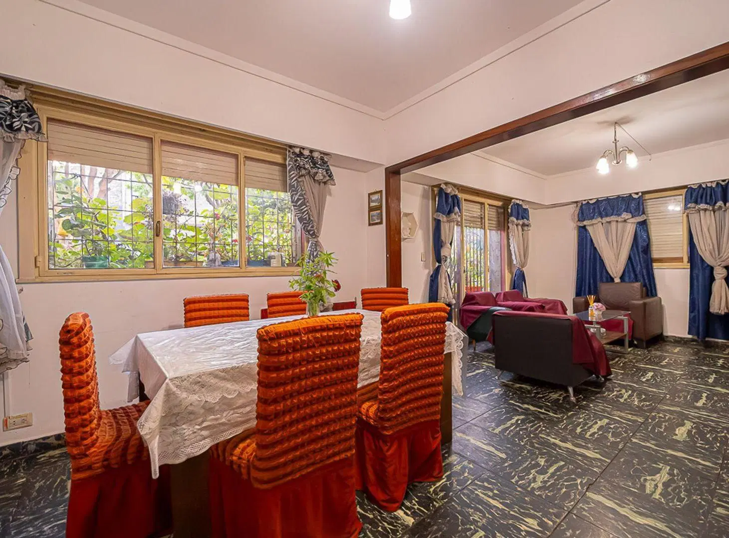 CASA DE CUATRO AMBIENTES EN LINIERS 5