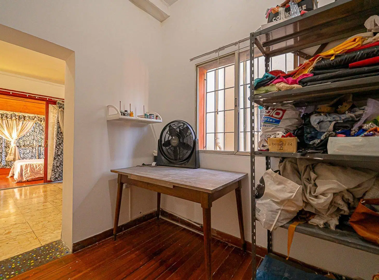 CASA DE CUATRO AMBIENTES EN LINIERS 3