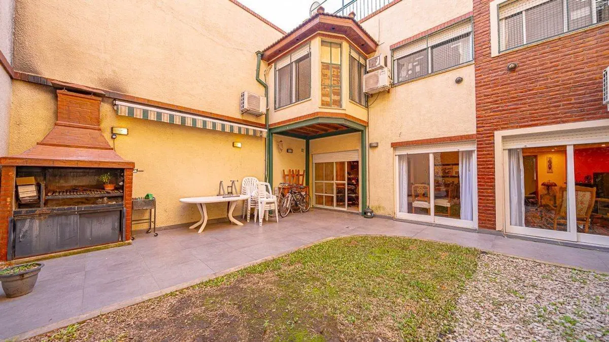 VENTA CASA 4 AMBIENTES PARQUE CHAS APTO CREDITO 5
