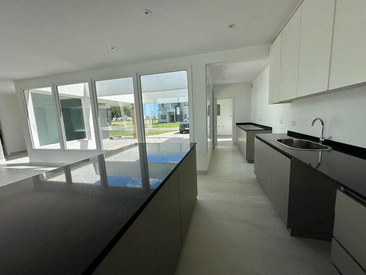 ALQUILER CASA 4 AMBIENTES PRADOS DEL OESTE PILETA 5