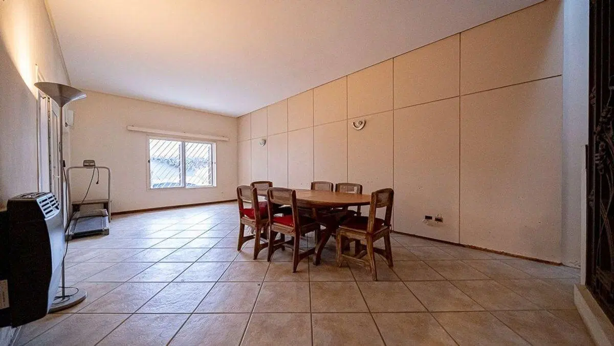 VENTA CASA EN OLIVOS CUATRO AMBIENTES 4