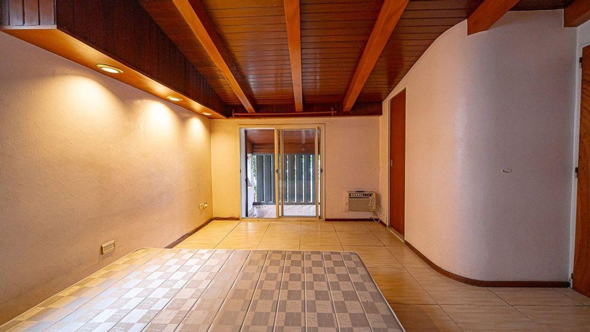 VENTA CASA EN OLIVOS CUATRO AMBIENTES