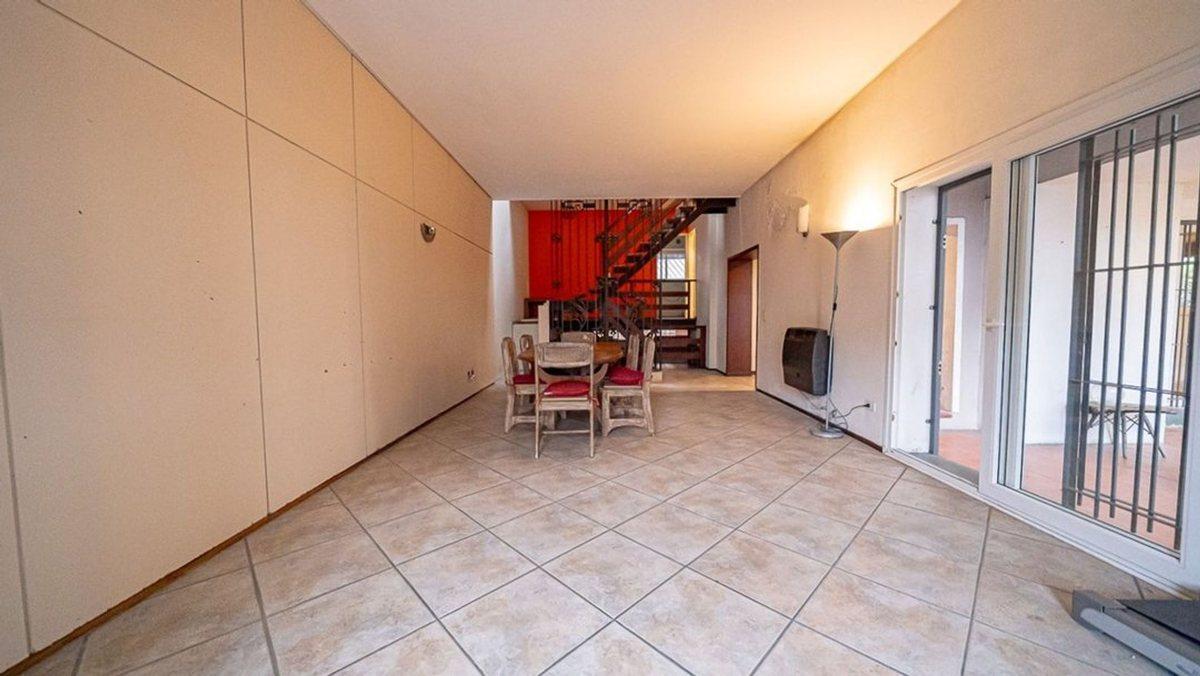 VENTA CASA EN OLIVOS CUATRO AMBIENTES